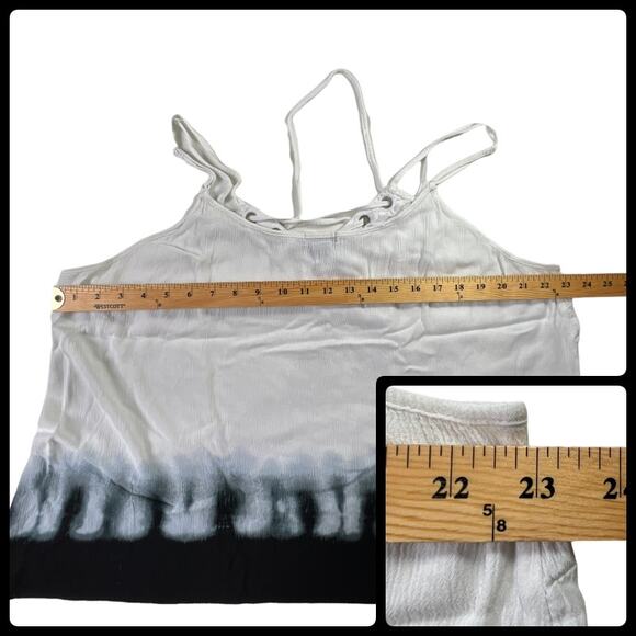 Rue+ White and Black Tie Dye Style Lace Up Front Tank Top Plus Size 3X - Picture 10 of 11